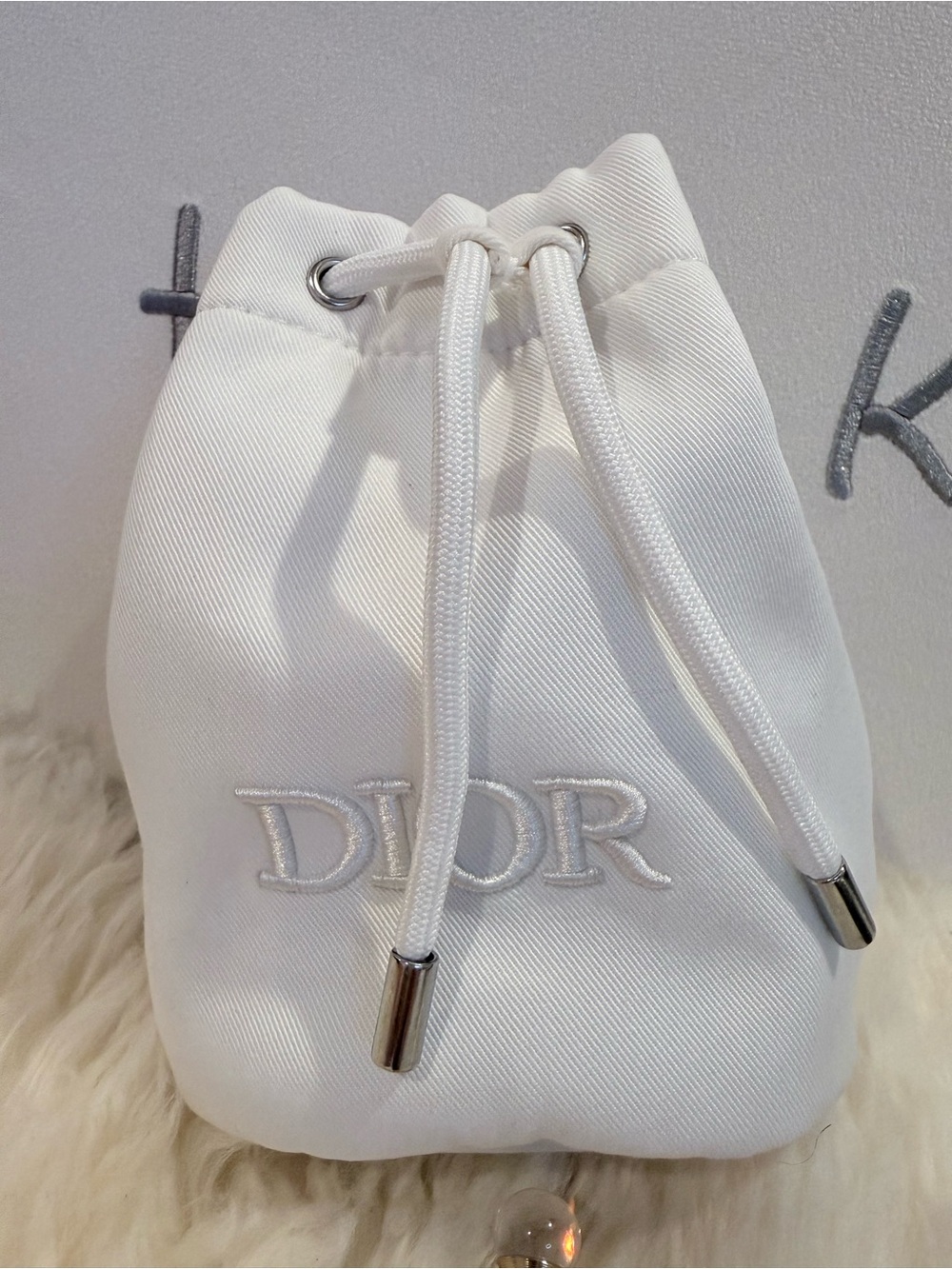 Dior White Drawstring Pouch Sample bundle - Picture 4 of 4